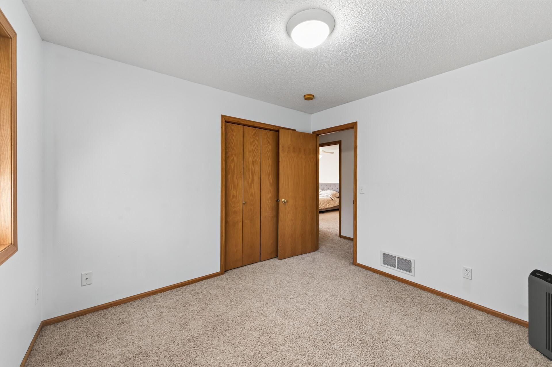 View of Residential at 9509 Dogwood Avenue, Brooklyn Park MN 55443, Brooklyn Park (14 of 30) - Mike Wilen | Minnesota Team Real Estate