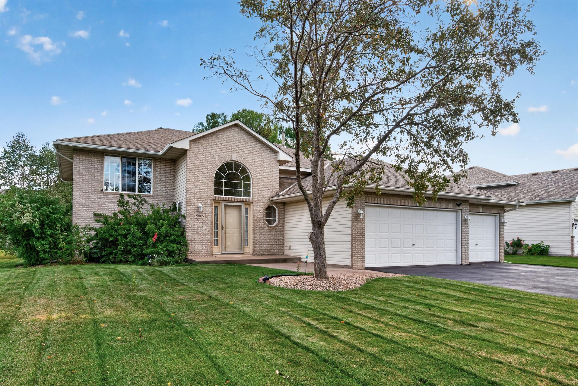 View of Single Family at 9509 Dogwood Avenue, Brooklyn Park - Mike Wilen | Minnesota Team Real Estate