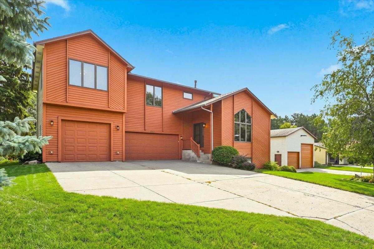 View of Residential at 8006 Cooper Avenue, Inver Grove Heights MN 55076, Inver Grove Heights (5 of 50) - Mike Wilen | Minnesota Team Real Estate