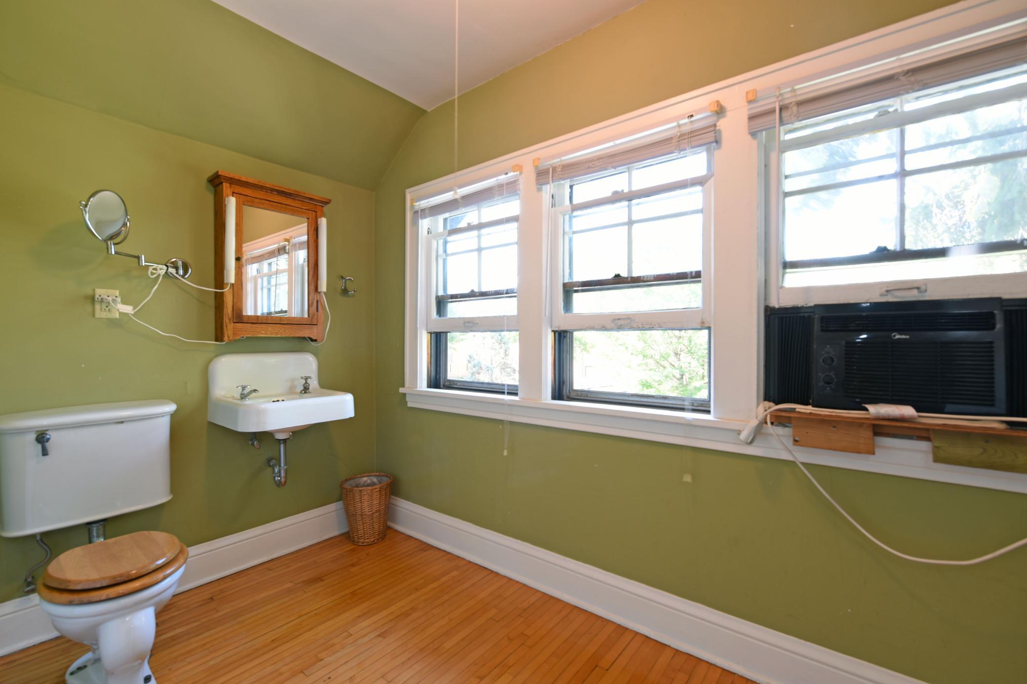 View of Residential at 3537 Emerson Avenue, Minneapolis MN 55408, Minneapolis (18 of 27) - Mike Wilen | Minnesota Team Real Estate