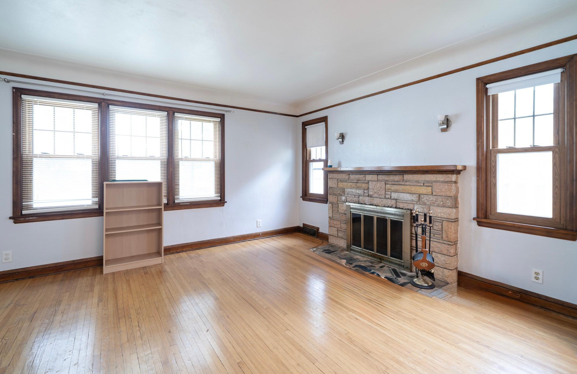 View of Residential Income at 899 Parkview Avenue, Saint Paul MN 55117, Saint Paul (3 of 58) - Mike Wilen | Minnesota Team Real Estate