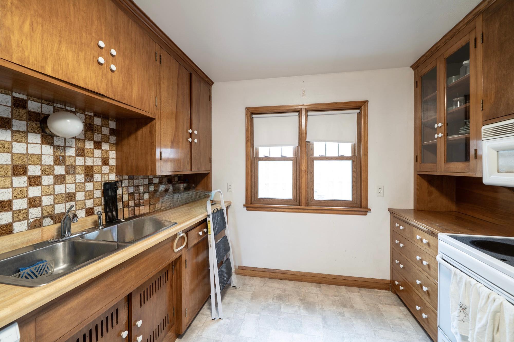 View of Residential Income at 899 Parkview Avenue, Saint Paul MN 55117, Saint Paul (17 of 58) - Mike Wilen | Minnesota Team Real Estate