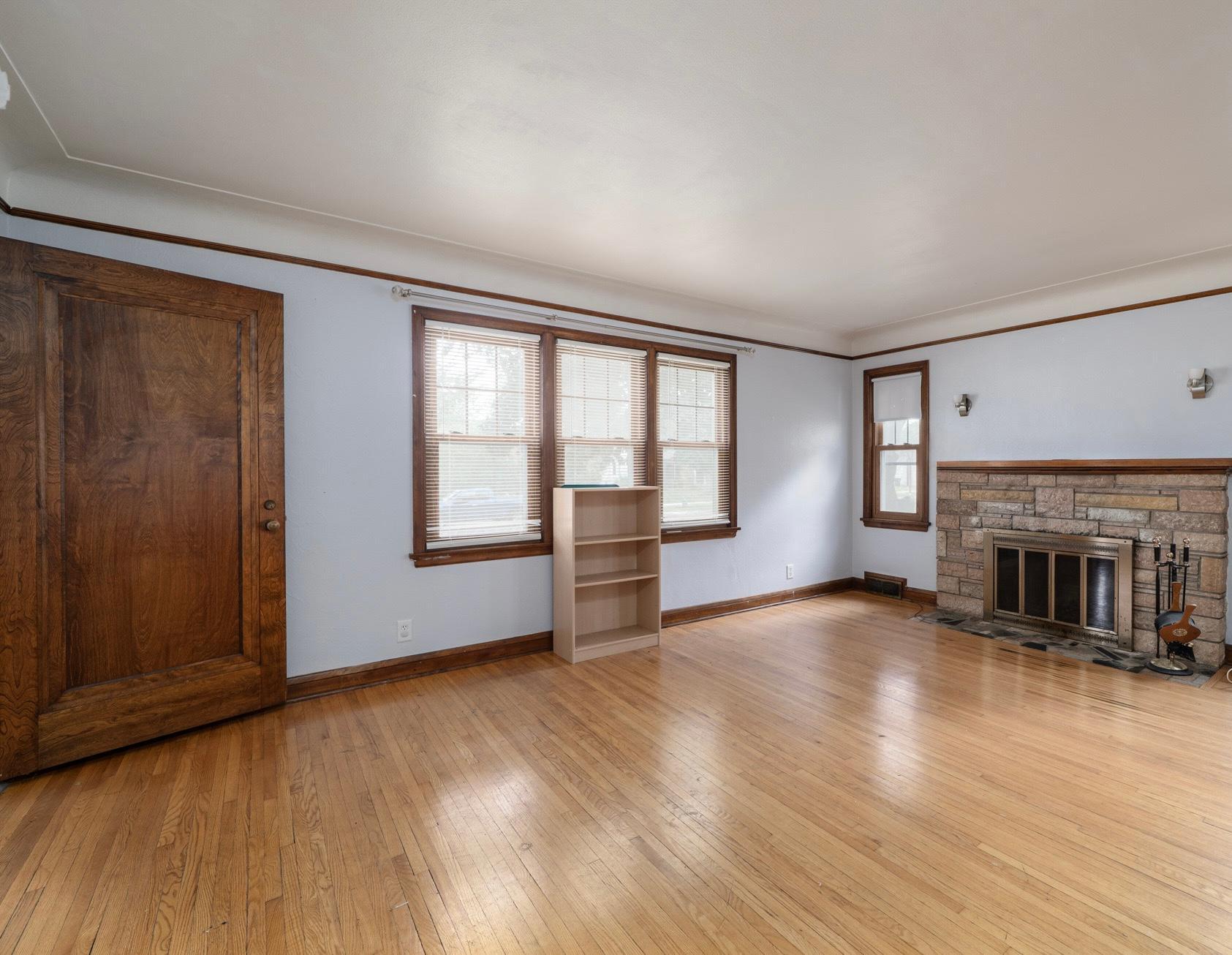 View of Residential Income at 899 Parkview Avenue, Saint Paul MN 55117, Saint Paul (2 of 58) - Mike Wilen | Minnesota Team Real Estate