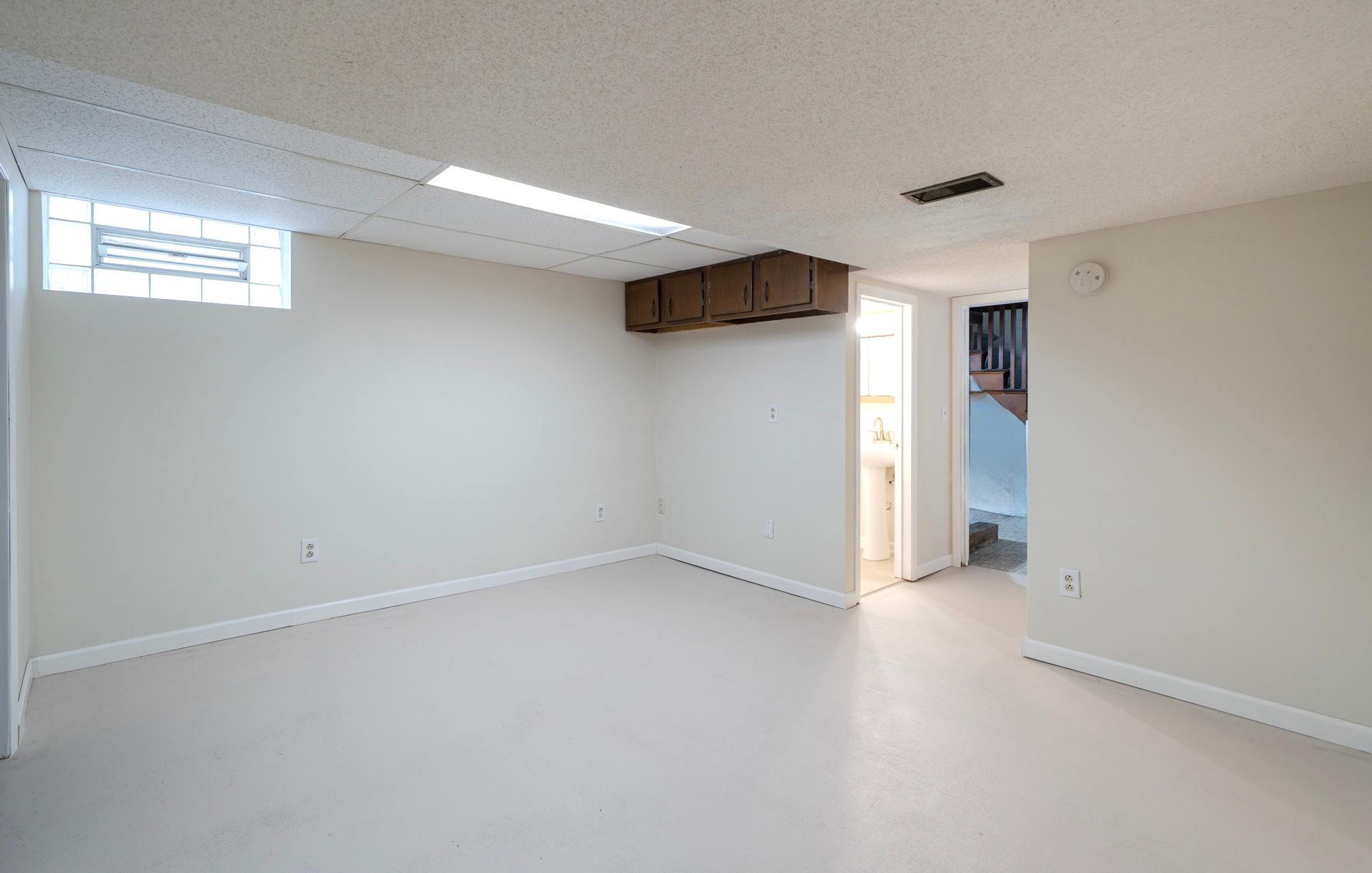 View of Residential Income at 899 Parkview Avenue, Saint Paul MN 55117, Saint Paul (28 of 58) - Mike Wilen | Minnesota Team Real Estate