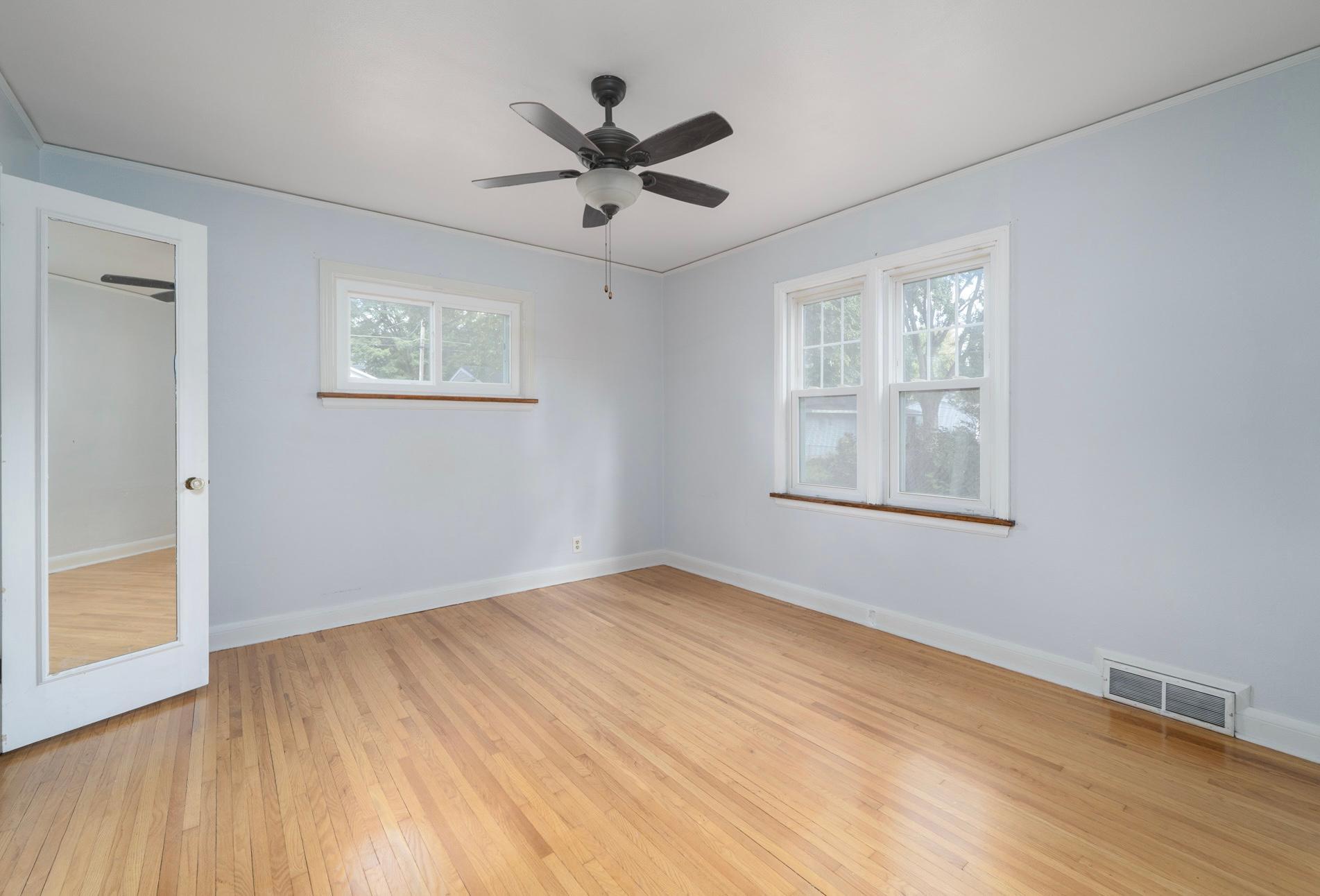 View of Residential Income at 899 Parkview Avenue, Saint Paul MN 55117, Saint Paul (11 of 58) - Mike Wilen | Minnesota Team Real Estate