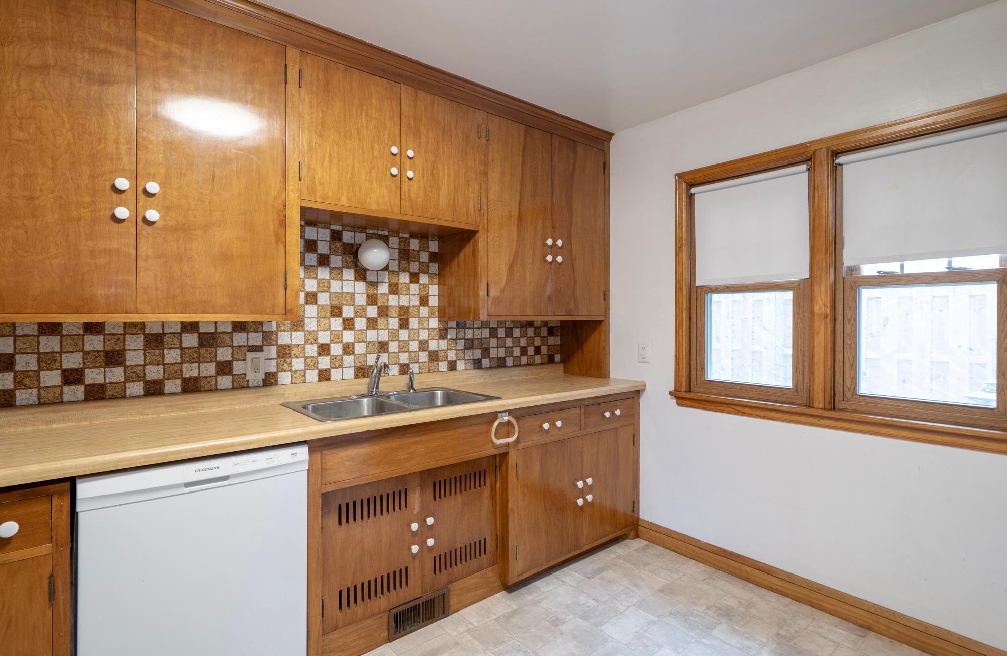 View of Residential Income at 899 Parkview Avenue, Saint Paul MN 55117, Saint Paul (16 of 58) - Mike Wilen | Minnesota Team Real Estate