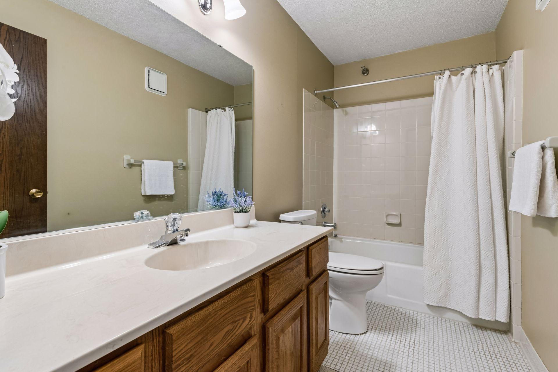View of Residential at 3801 98th Street #306, Bloomington MN 55431, Bloomington (21 of 31) - Mike Wilen | Minnesota Team Real Estate