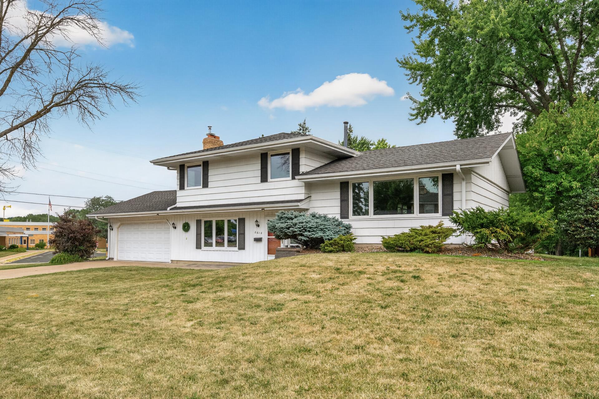 View of Residential at 8616 34th Avenue, New Hope MN 55427, New Hope (3 of 32) - Mike Wilen | Minnesota Team Real Estate