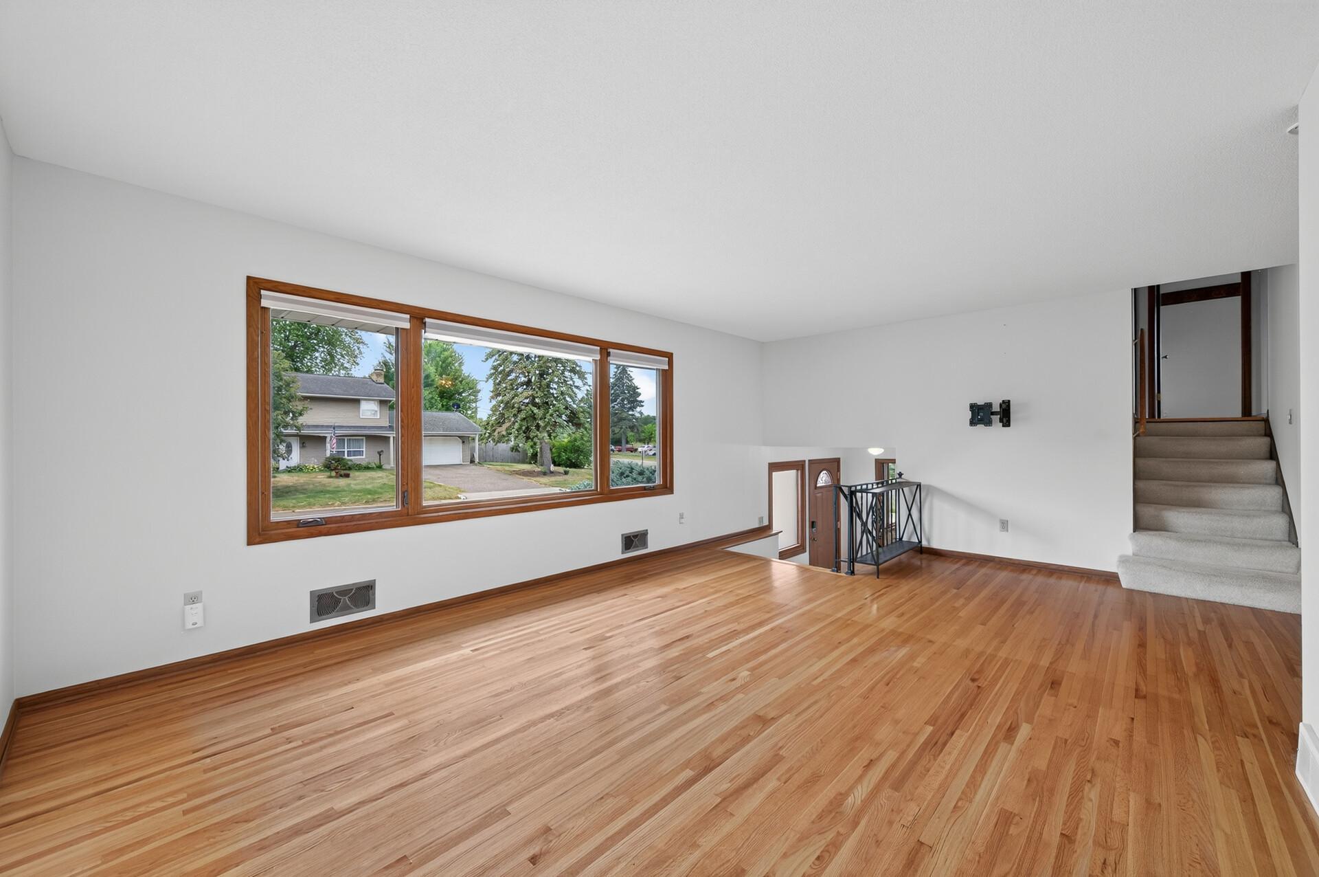 View of Residential at 8616 34th Avenue, New Hope MN 55427, New Hope (9 of 32) - Mike Wilen | Minnesota Team Real Estate