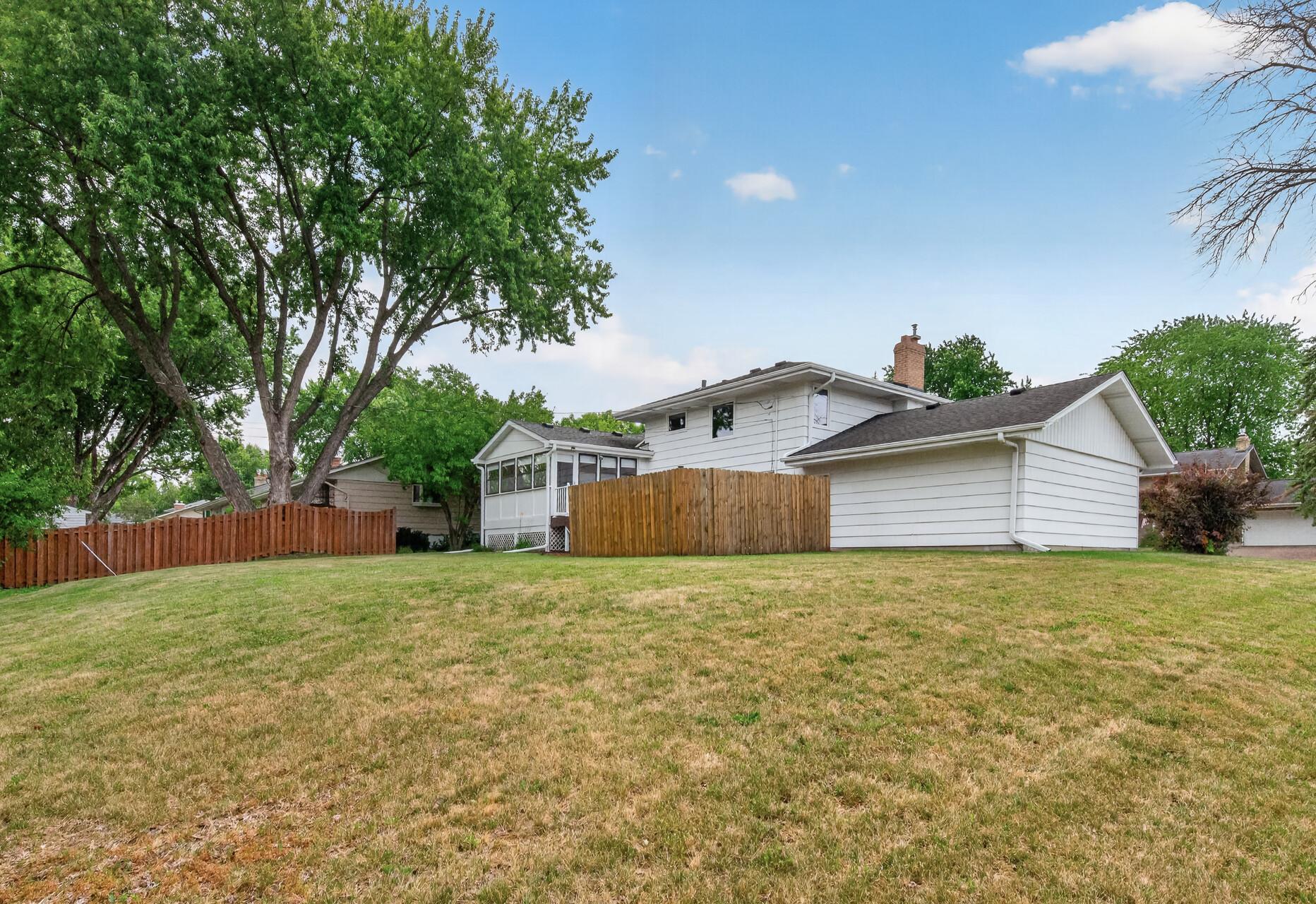 View of Residential at 8616 34th Avenue, New Hope MN 55427, New Hope (31 of 32) - Mike Wilen | Minnesota Team Real Estate