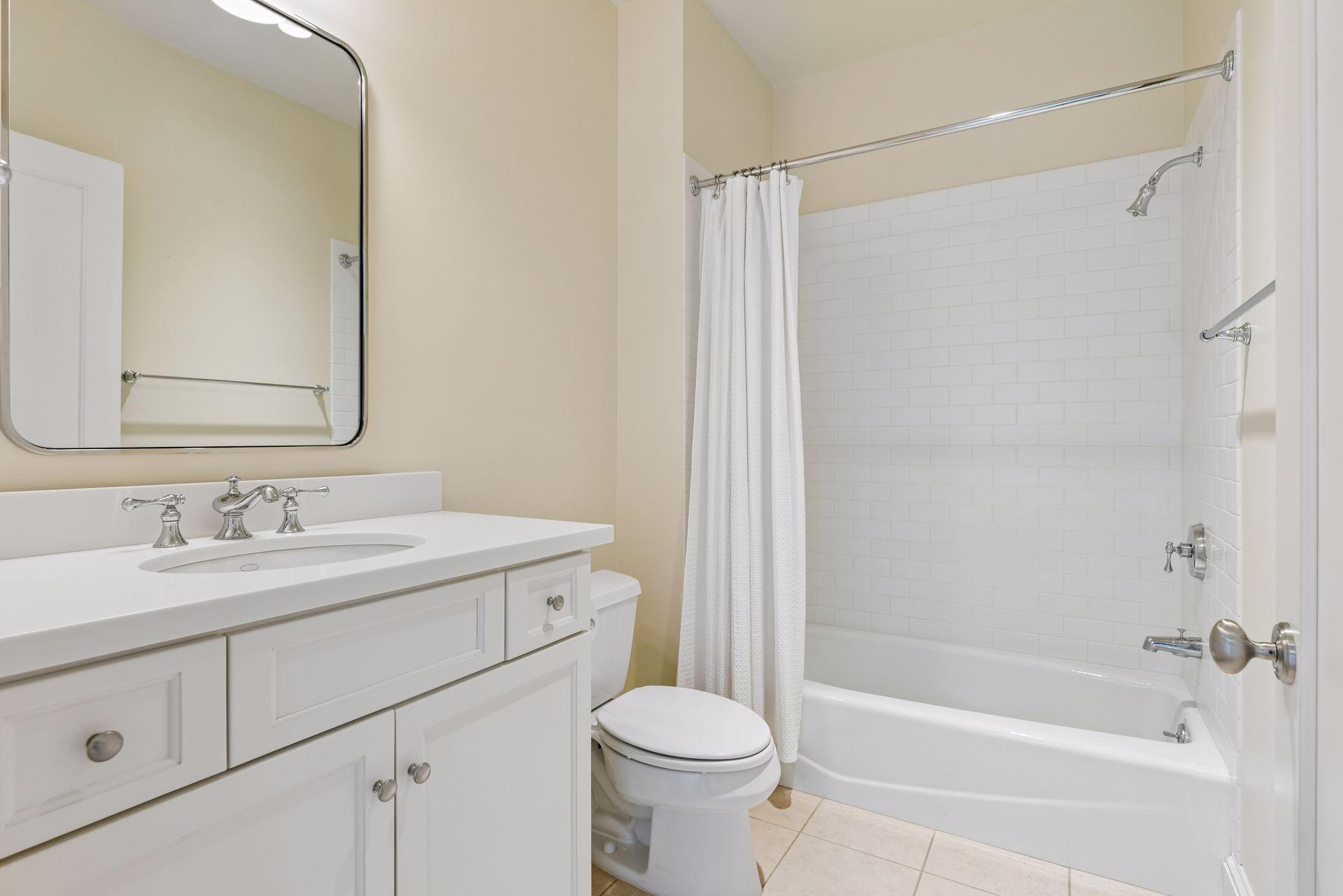 View of Residential at 301 Kenwood Parkway #502, Minneapolis MN 55403, Minneapolis (38 of 44) - Mike Wilen | Minnesota Team Real Estate
