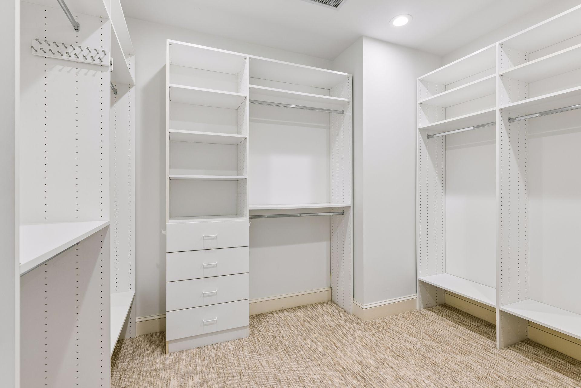 View of Residential at 301 Kenwood Parkway #502, Minneapolis MN 55403, Minneapolis (33 of 44) - Mike Wilen | Minnesota Team Real Estate