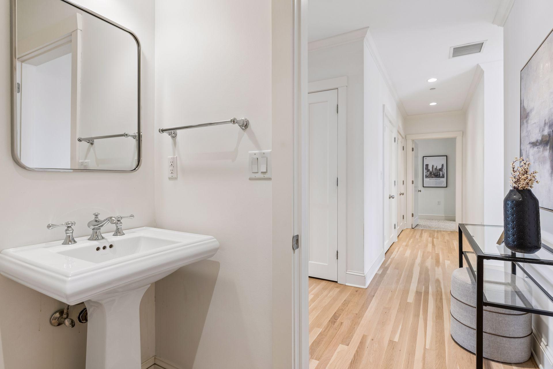 View of Residential at 301 Kenwood Parkway #502, Minneapolis MN 55403, Minneapolis (28 of 44) - Mike Wilen | Minnesota Team Real Estate