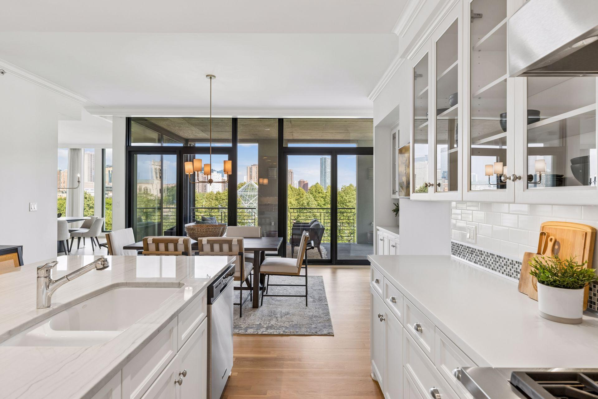 View of Residential at 301 Kenwood Parkway #502, Minneapolis MN 55403, Minneapolis (19 of 44) - Mike Wilen | Minnesota Team Real Estate