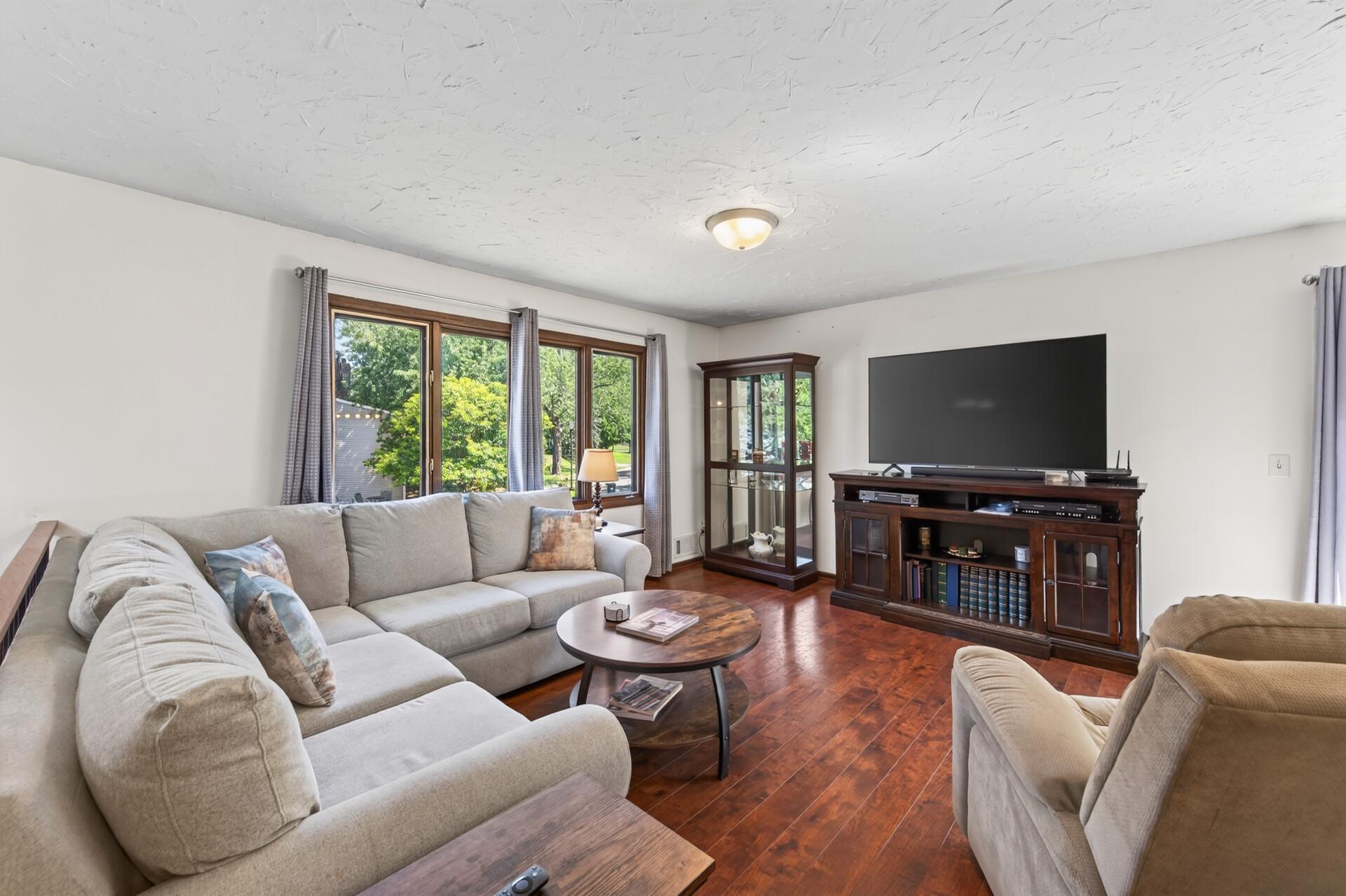 View of Residential at 14034 Heywood Path, Apple Valley MN 55124, Apple Valley (6 of 39) - Mike Wilen | Minnesota Team Real Estate