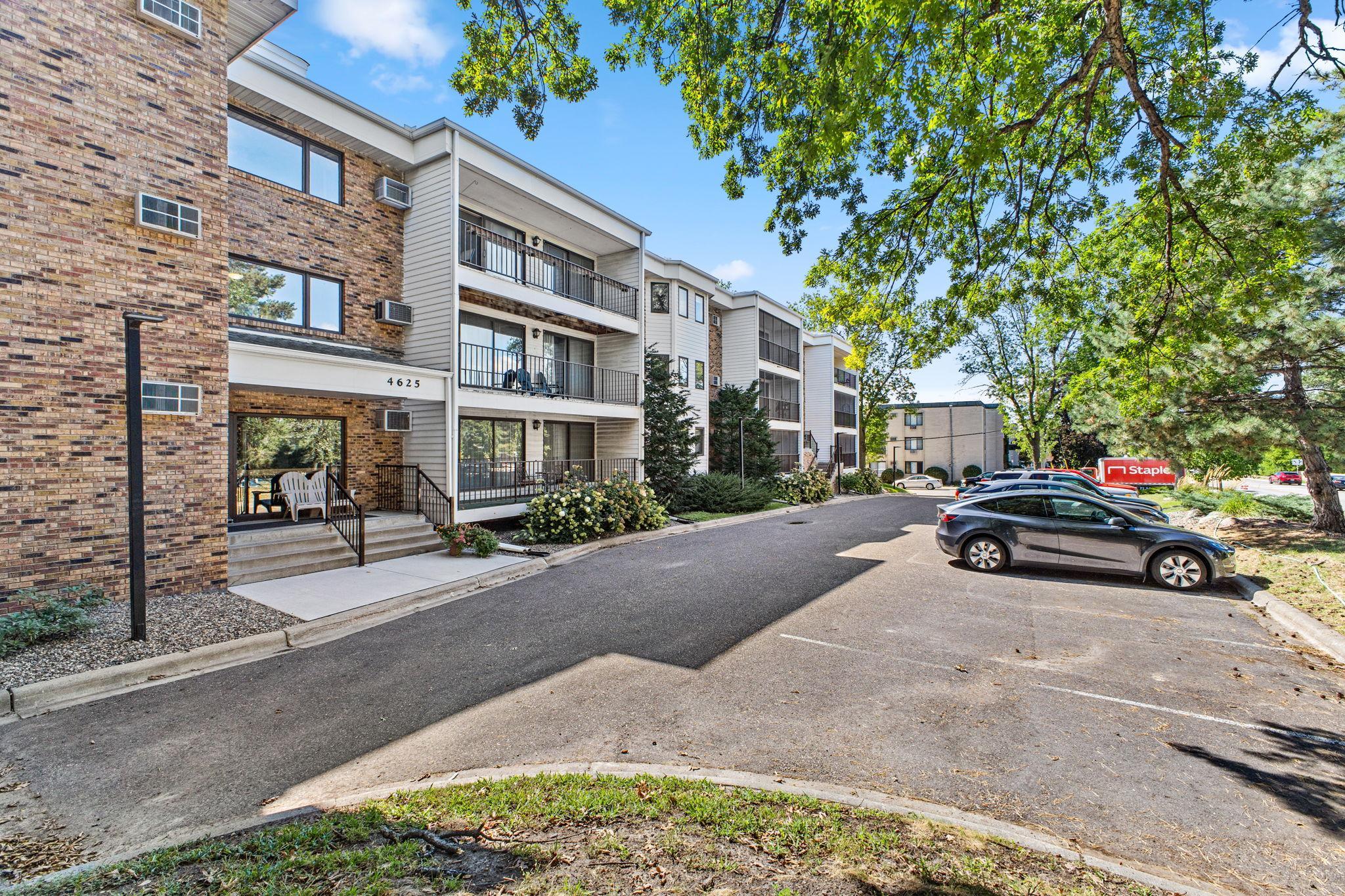 View of Residential at 4625 Minnetonka Boulevard #308, Saint Louis Park MN 55416, Saint Louis Park (4 of 31) - Mike Wilen | Minnesota Team Real Estate