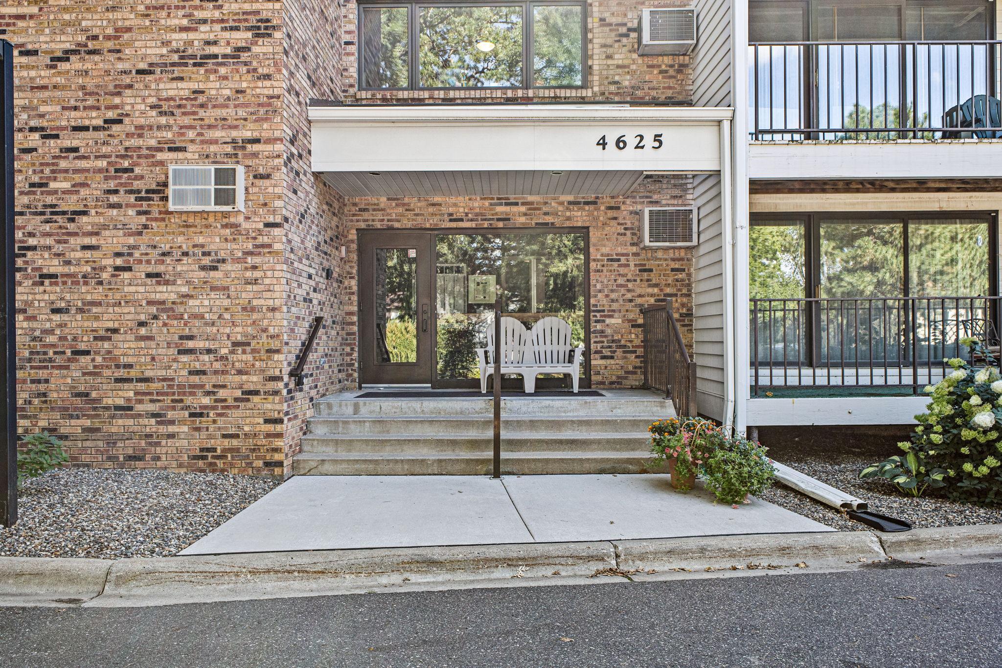 View of Residential at 4625 Minnetonka Boulevard #308, Saint Louis Park MN 55416, Saint Louis Park (2 of 31) - Mike Wilen | Minnesota Team Real Estate