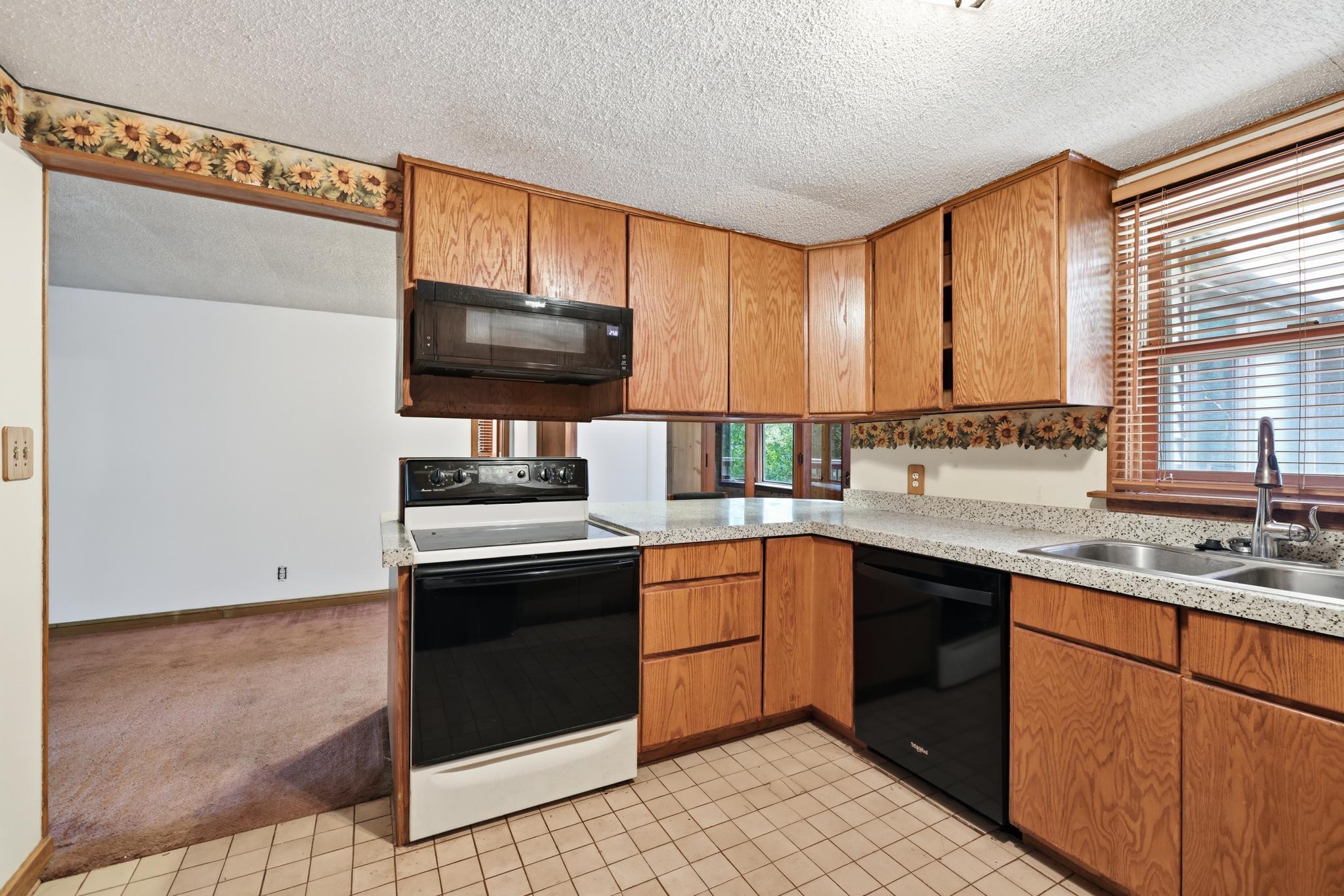 View of Residential at 1045 Mcknight Road, Saint Paul MN 55119, Saint Paul (6 of 29) - Mike Wilen | Minnesota Team Real Estate