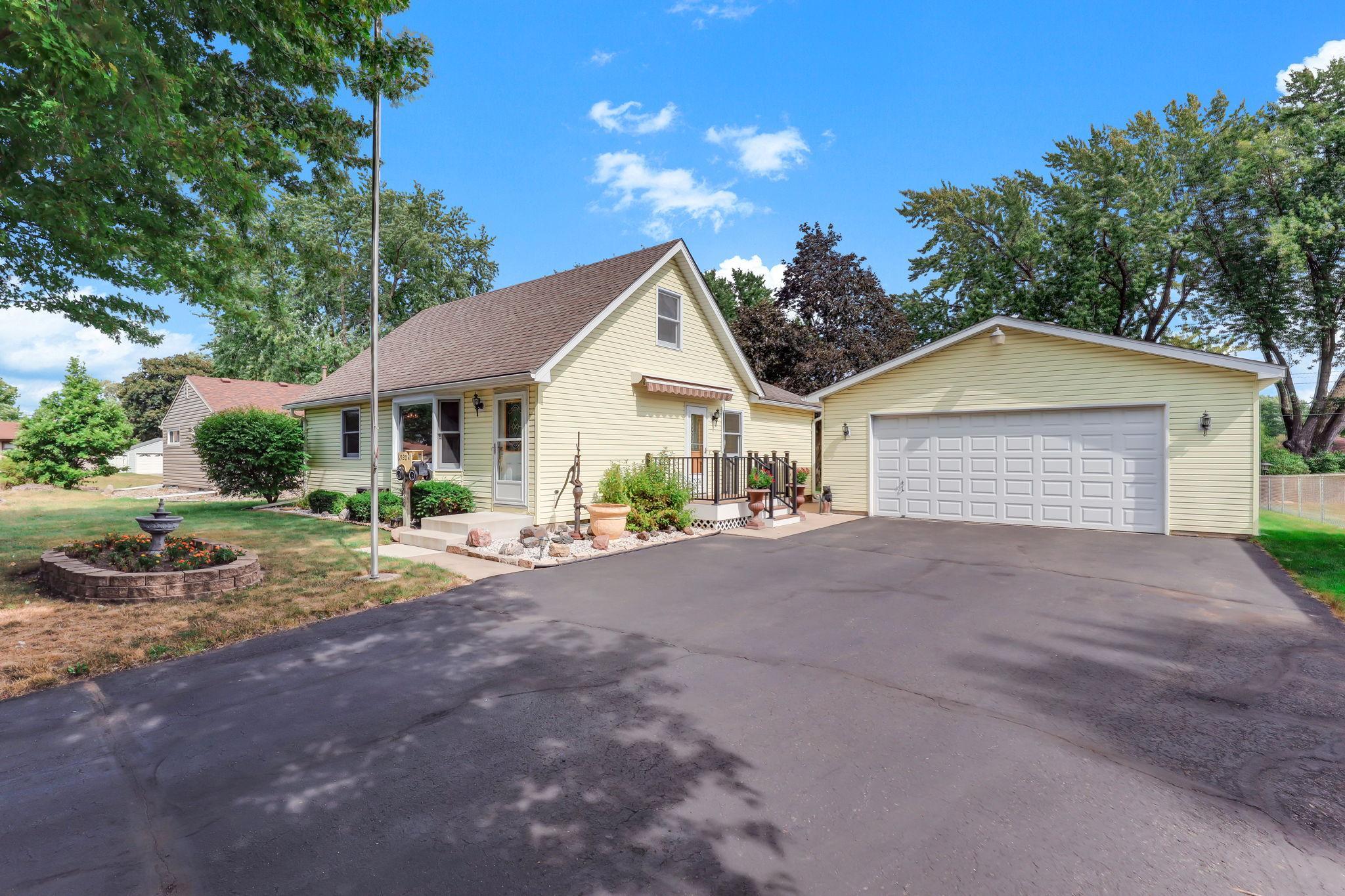 View of Residential at 6920 Claude Avenue, Inver Grove Heights MN 55076, Inver Grove Heights - Mike Wilen | Minnesota Team Real Estate