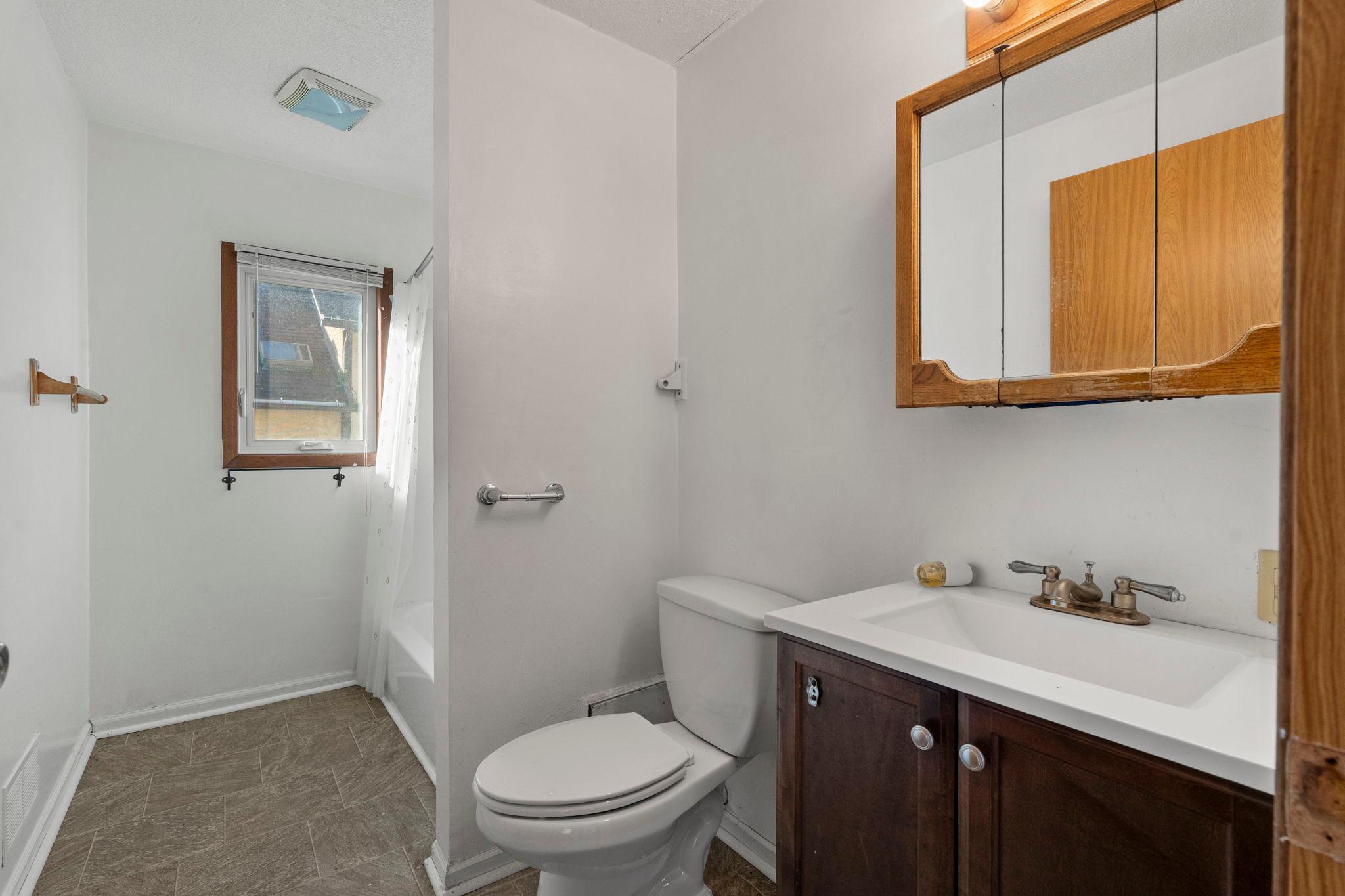 View of Residential Income at 1066 Ross Avenue, Saint Paul MN 55106, Saint Paul (14 of 59) - Mike Wilen | Minnesota Team Real Estate