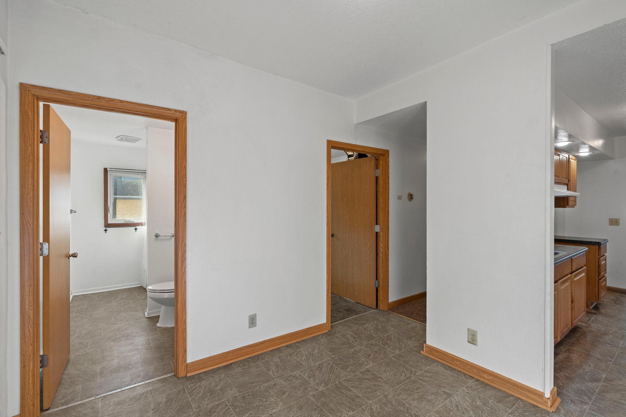 View of Residential Income at 1066 Ross Avenue, Saint Paul MN 55106, Saint Paul (8 of 59) - Mike Wilen | Minnesota Team Real Estate