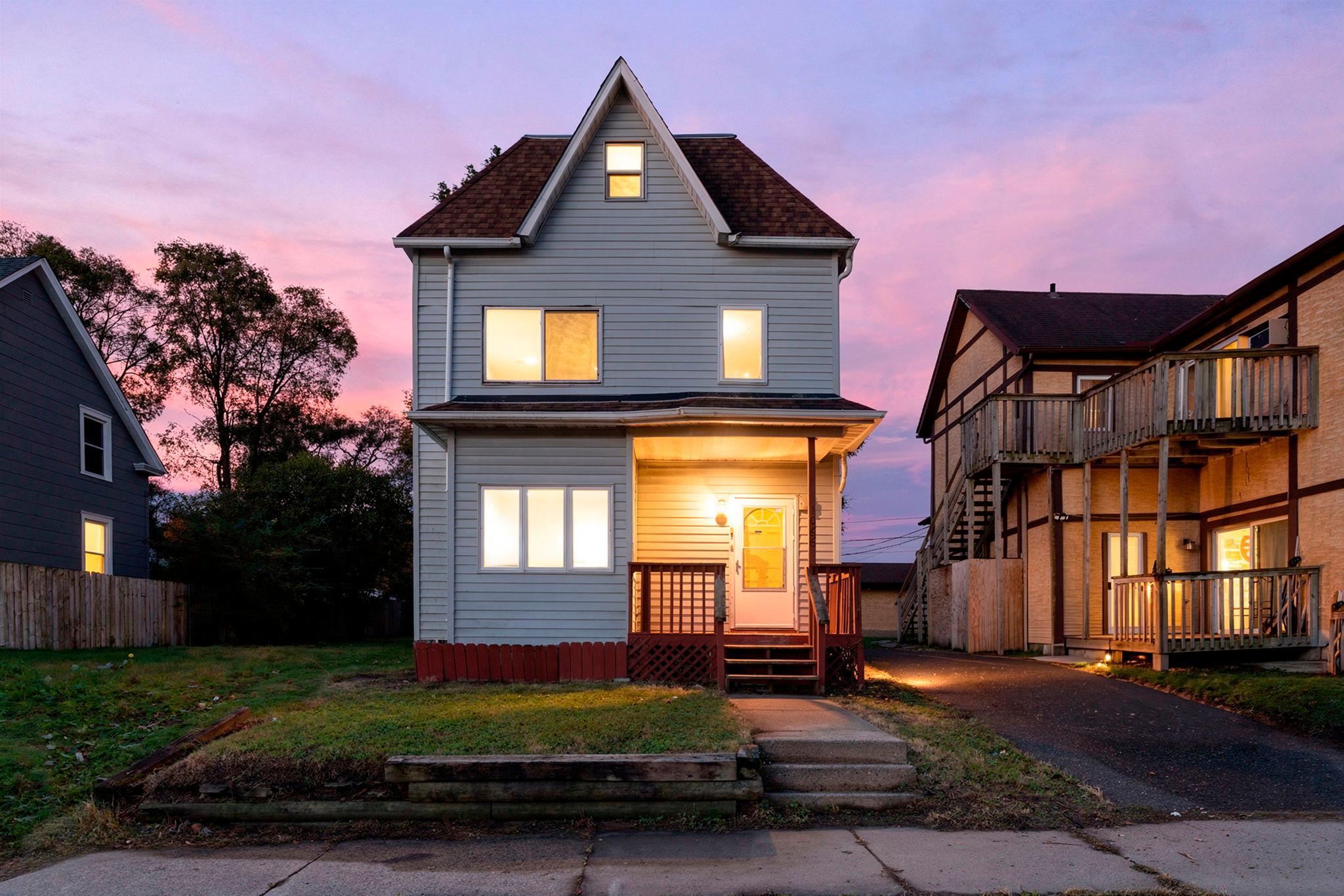 View of Duplex Up and Down at 1066 Ross Avenue, Saint Paul - Mike Wilen | Minnesota Team Real Estate
