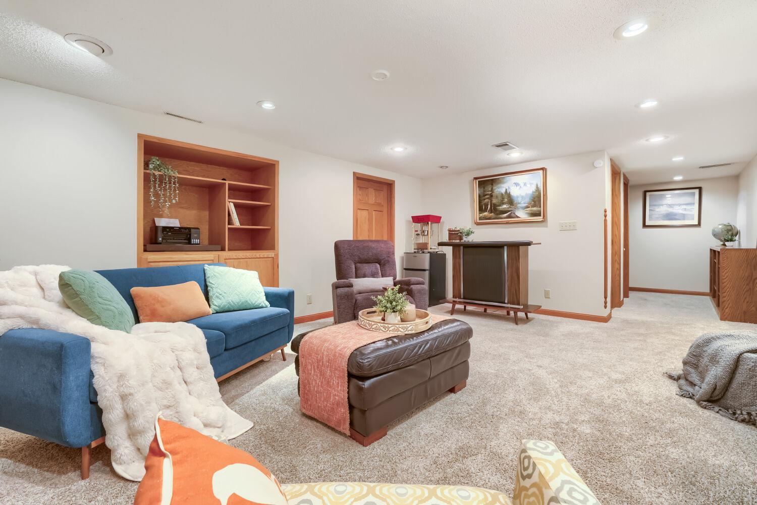 View of Residential at 747 Grandview Avenue, Roseville MN 55113, Roseville (25 of 29) - Mike Wilen | Minnesota Team Real Estate