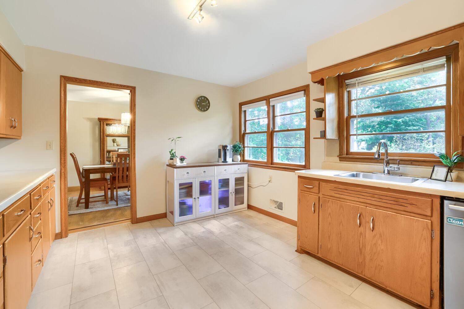 View of Residential at 747 Grandview Avenue, Roseville MN 55113, Roseville (11 of 29) - Mike Wilen | Minnesota Team Real Estate