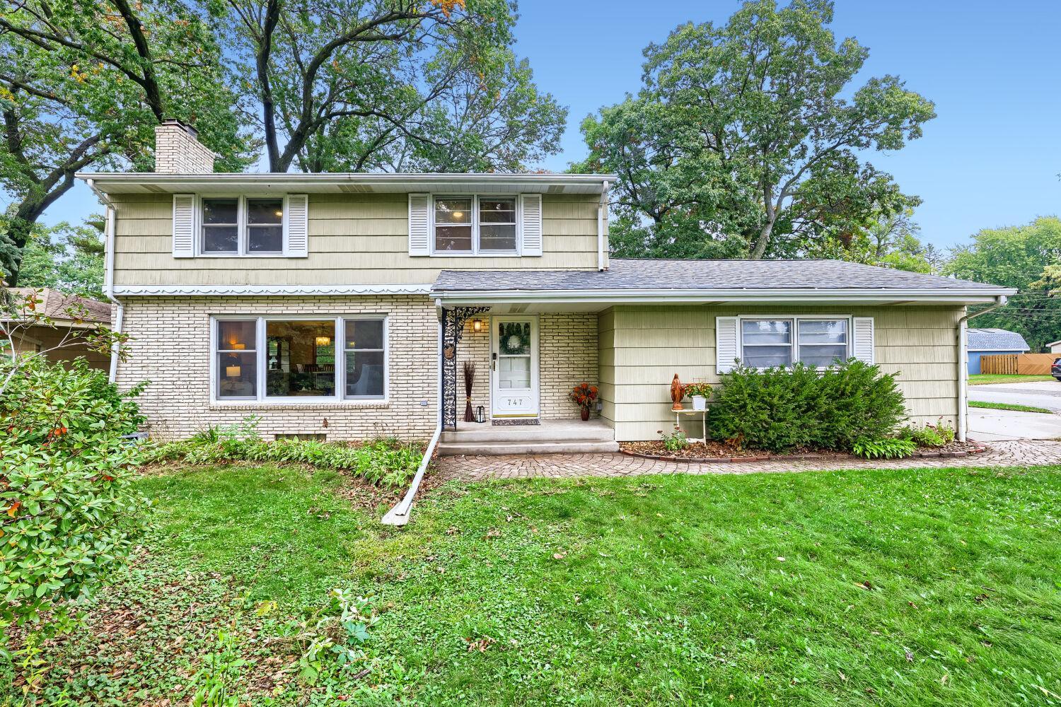 View of Residential at 747 Grandview Avenue, Roseville MN 55113, Roseville (4 of 29) - Mike Wilen | Minnesota Team Real Estate
