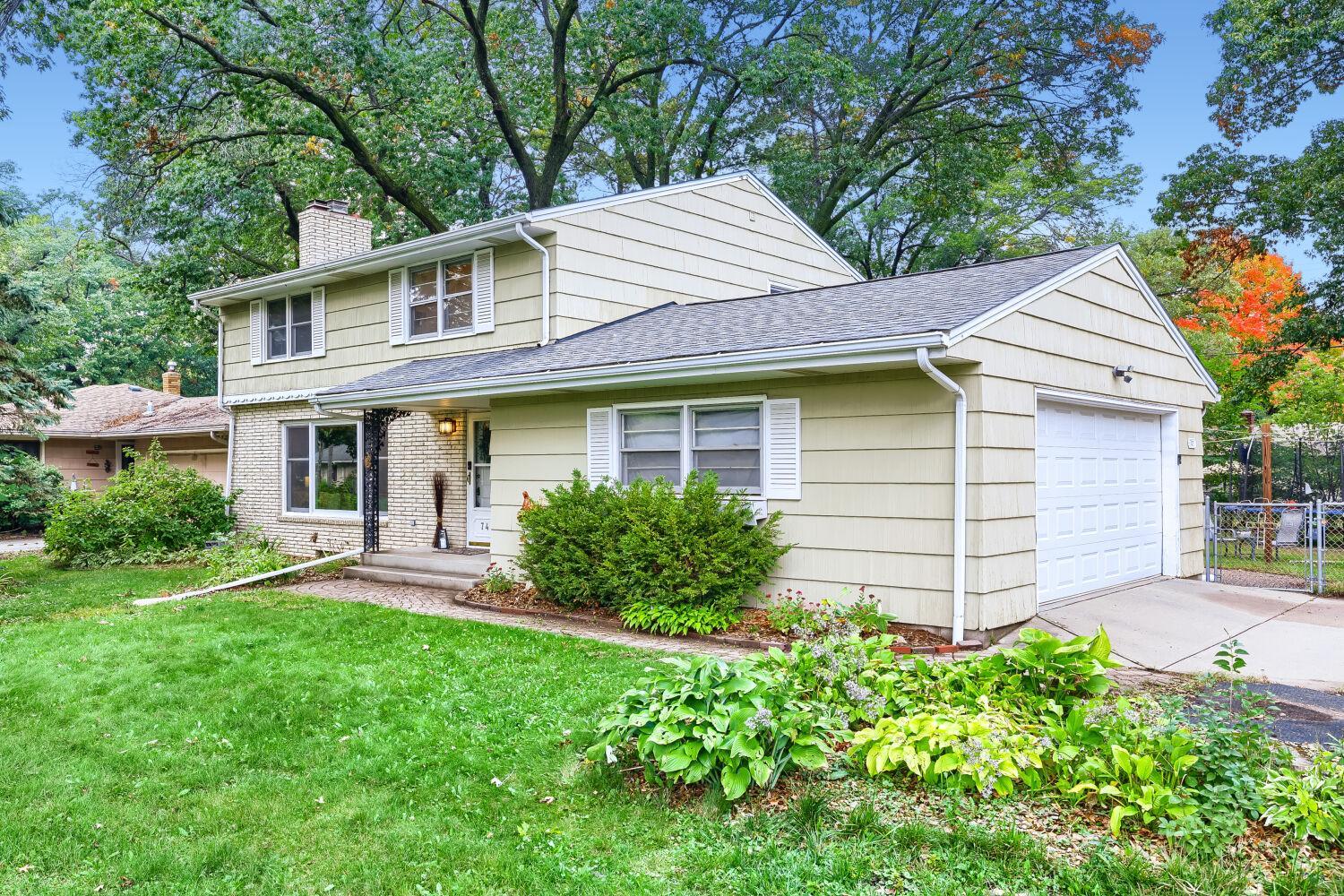 View of Residential at 747 Grandview Avenue, Roseville MN 55113, Roseville (3 of 29) - Mike Wilen | Minnesota Team Real Estate