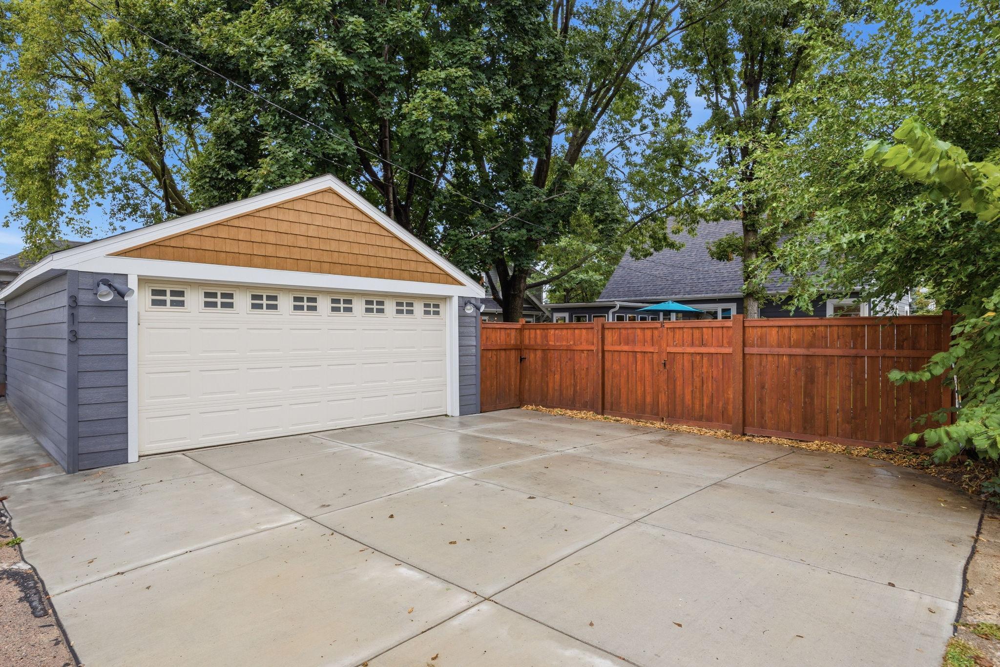 View of Residential at 313 Vincent Avenue, Minneapolis MN 55405, Minneapolis (35 of 35) - Mike Wilen | Minnesota Team Real Estate