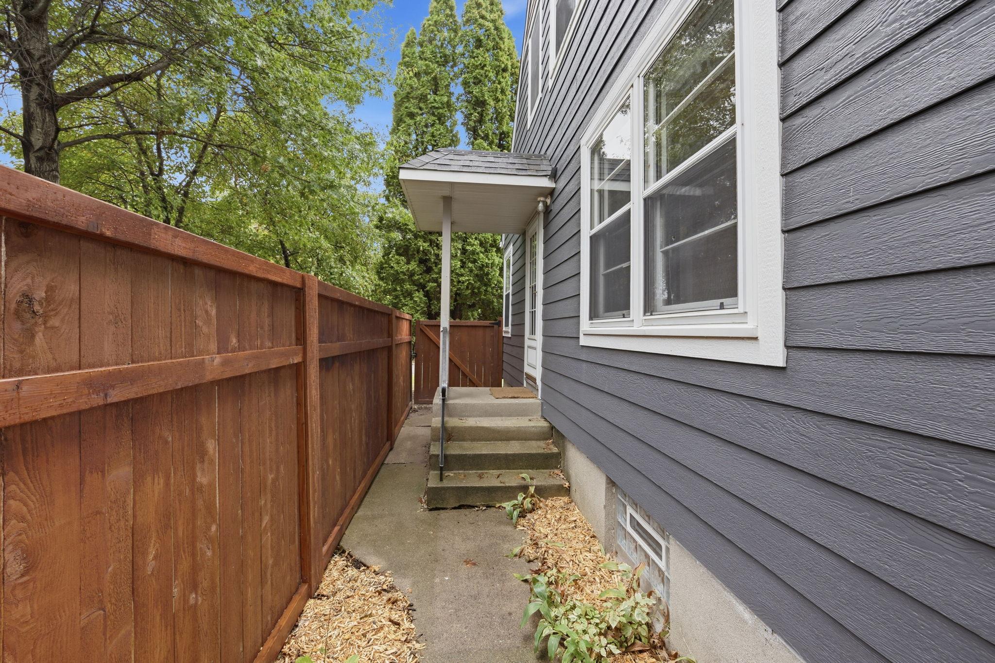 View of Residential at 313 Vincent Avenue, Minneapolis MN 55405, Minneapolis (33 of 35) - Mike Wilen | Minnesota Team Real Estate