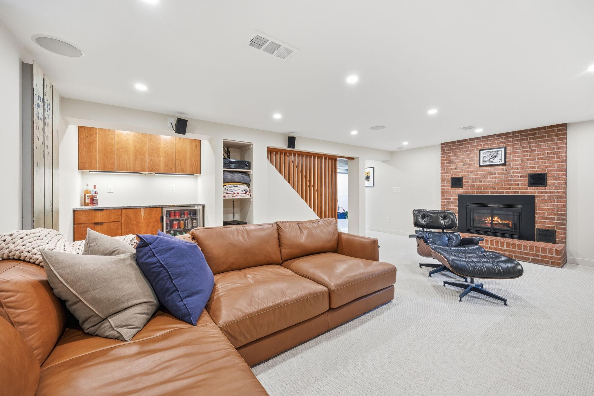 View of Residential at 313 Vincent Avenue, Minneapolis MN 55405, Minneapolis (26 of 35) - Mike Wilen | Minnesota Team Real Estate
