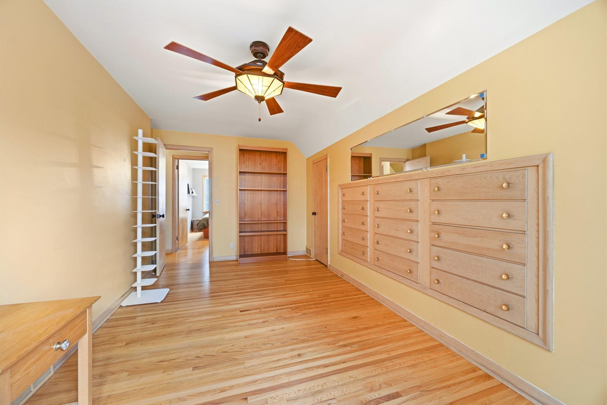 View of Residential at 313 Vincent Avenue, Minneapolis MN 55405, Minneapolis (22 of 35) - Mike Wilen | Minnesota Team Real Estate