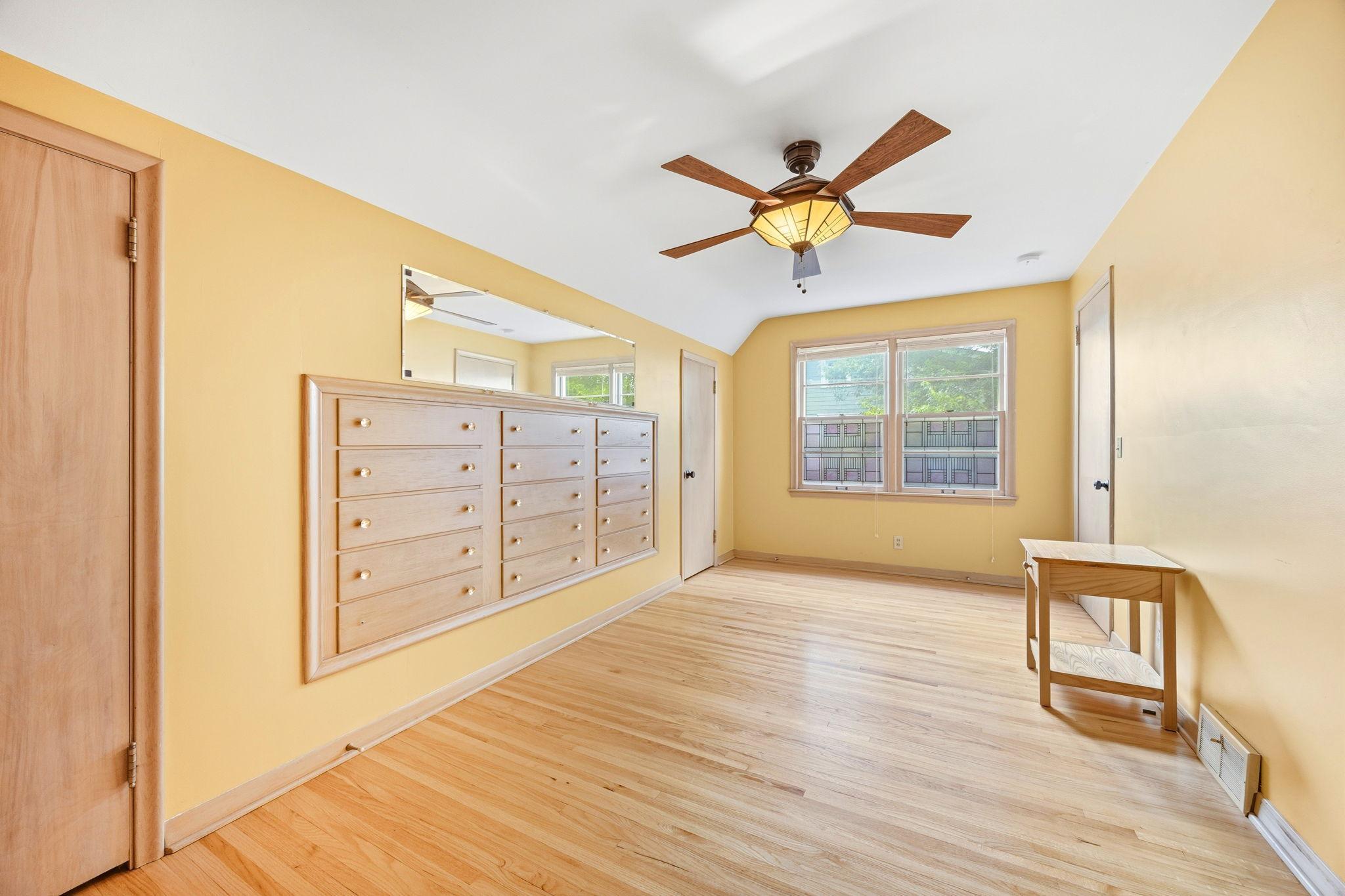 View of Residential at 313 Vincent Avenue, Minneapolis MN 55405, Minneapolis (21 of 35) - Mike Wilen | Minnesota Team Real Estate