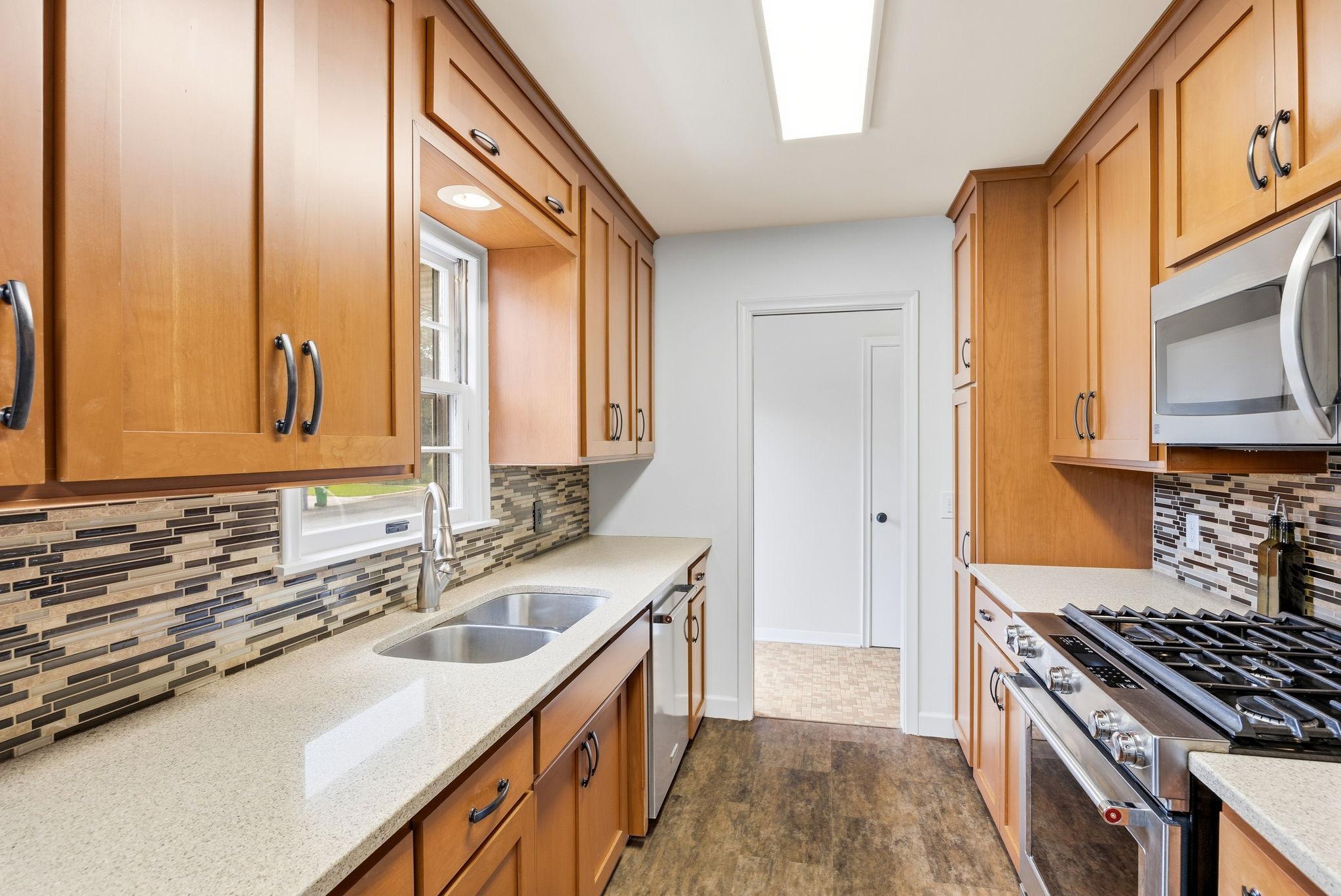 View of Residential at 313 Vincent Avenue, Minneapolis MN 55405, Minneapolis (9 of 35) - Mike Wilen | Minnesota Team Real Estate