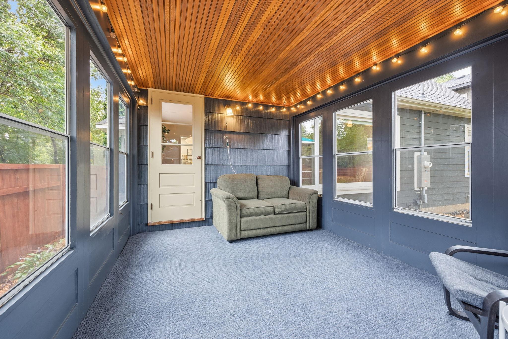 View of Residential at 313 Vincent Avenue, Minneapolis MN 55405, Minneapolis (8 of 35) - Mike Wilen | Minnesota Team Real Estate