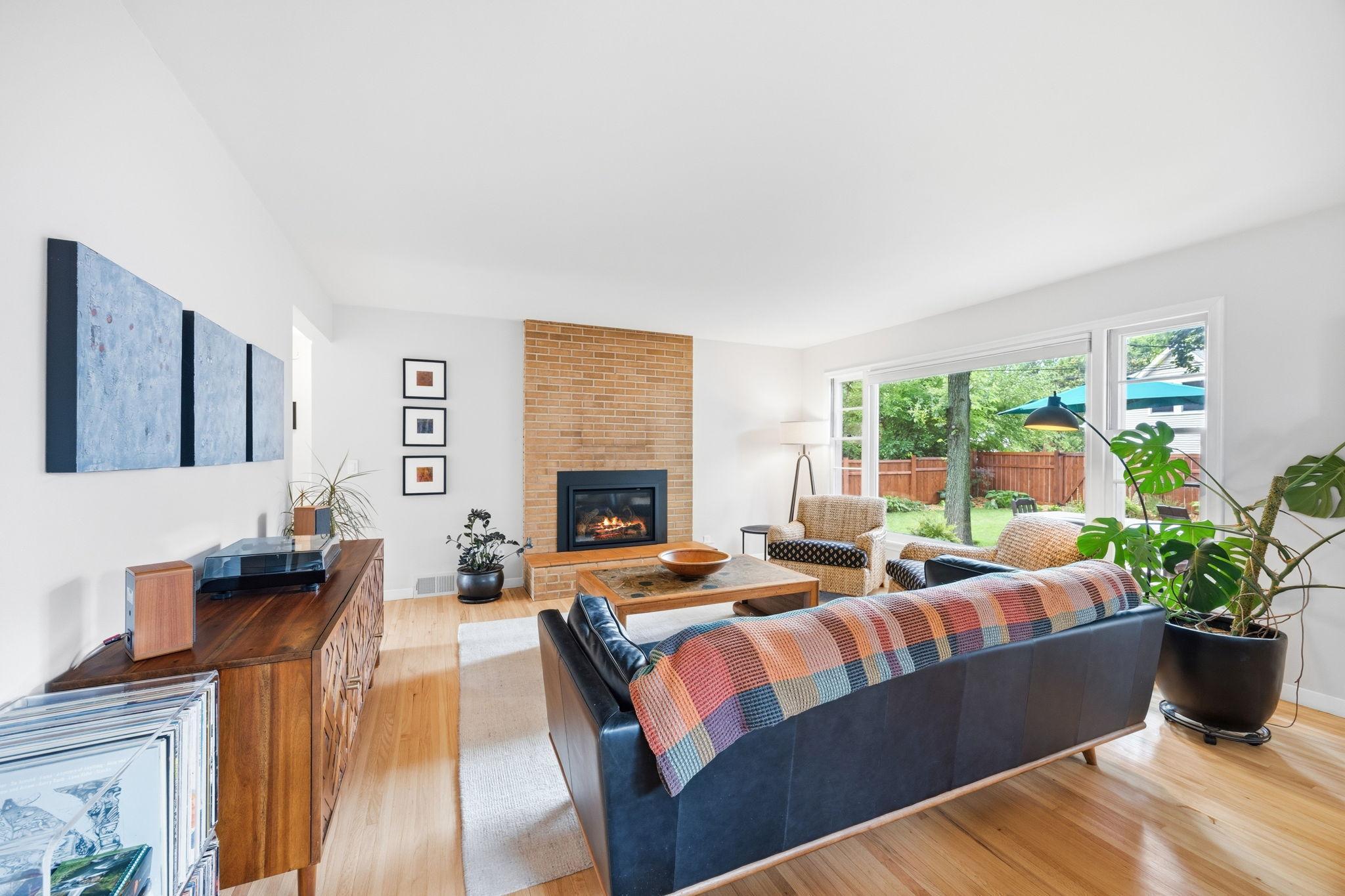 View of Residential at 313 Vincent Avenue, Minneapolis MN 55405, Minneapolis (4 of 35) - Mike Wilen | Minnesota Team Real Estate