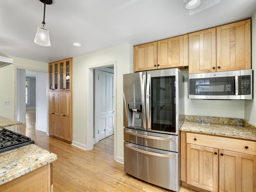 View of Residential at 820 Osceola Avenue, Saint Paul MN 55105, Saint Paul (20 of 45) - Mike Wilen | Minnesota Team Real Estate