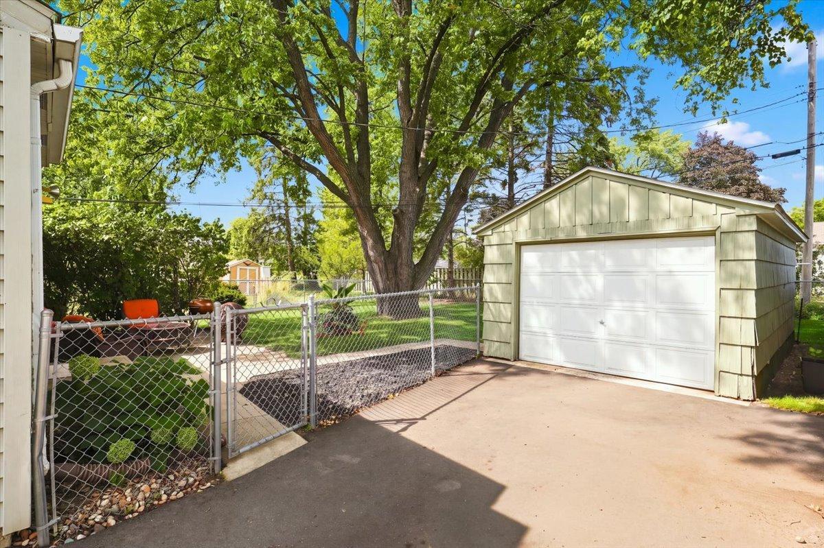 View of Residential at 9104 Stanlen Road, Saint Louis Park MN 55426, Saint Louis Park (24 of 35) - Mike Wilen | Minnesota Team Real Estate