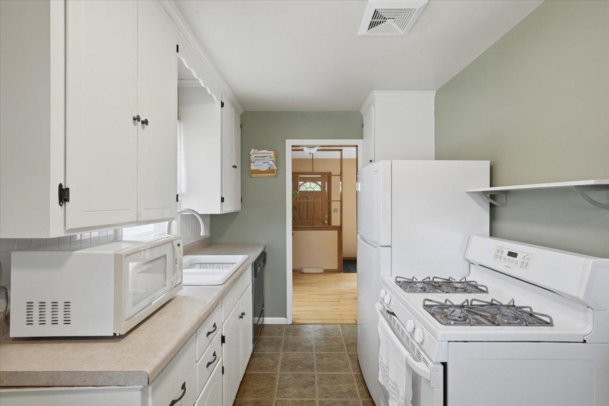 View of Residential at 9104 Stanlen Road, Saint Louis Park MN 55426, Saint Louis Park (10 of 35) - Mike Wilen | Minnesota Team Real Estate