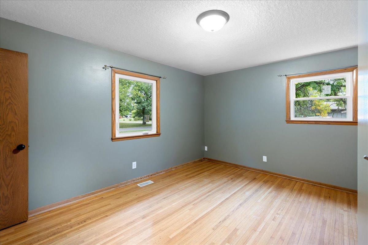 View of Residential at 6101 Oak Circle, North Branch MN 55056, North Branch (17 of 32) - Mike Wilen | Minnesota Team Real Estate