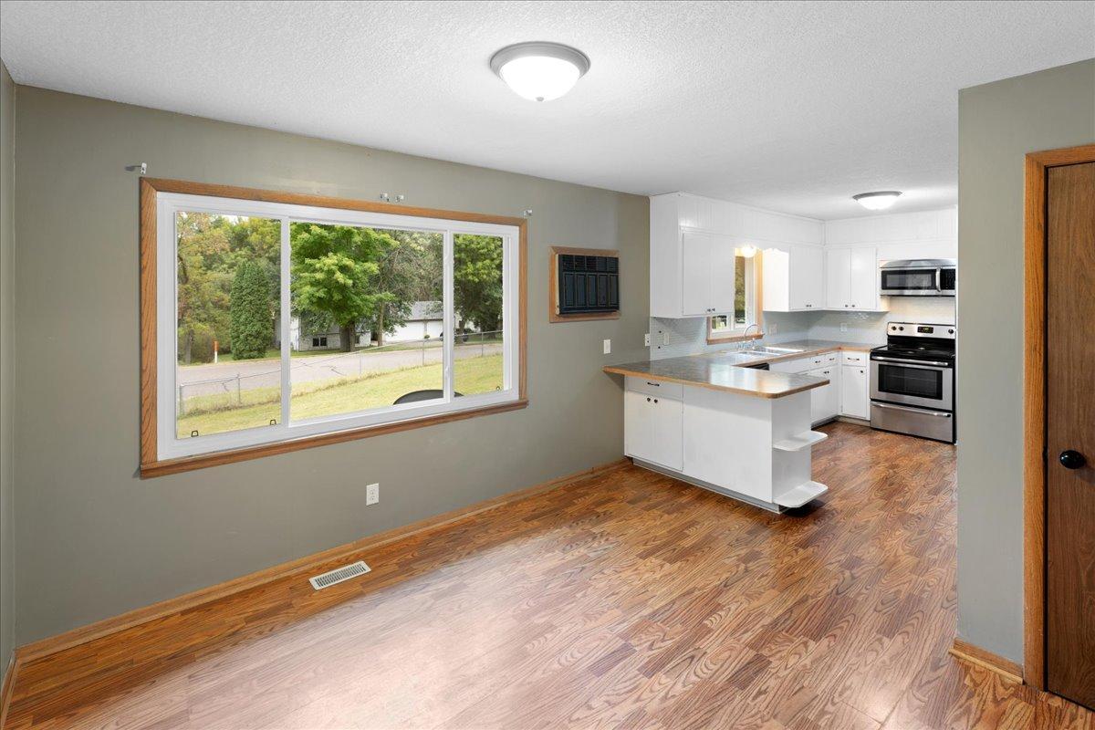 View of Residential at 6101 Oak Circle, North Branch MN 55056, North Branch (13 of 32) - Mike Wilen | Minnesota Team Real Estate