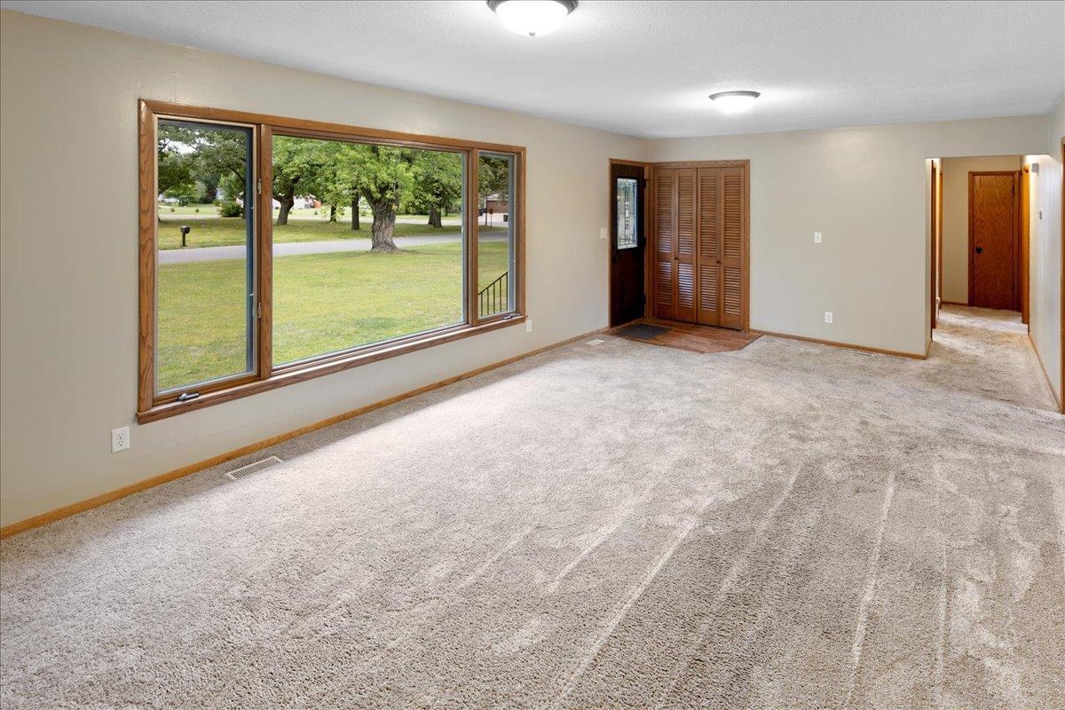 View of Residential at 6101 Oak Circle, North Branch MN 55056, North Branch (7 of 32) - Mike Wilen | Minnesota Team Real Estate