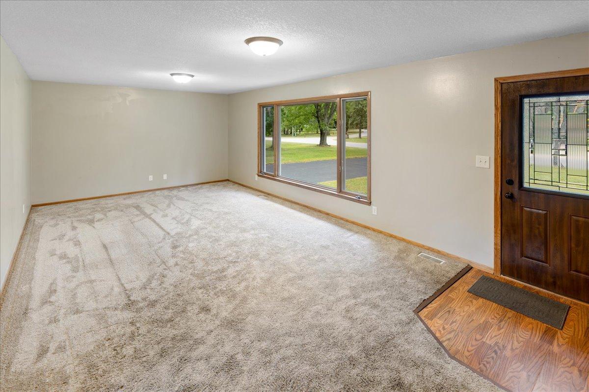 View of Residential at 6101 Oak Circle, North Branch MN 55056, North Branch (8 of 32) - Mike Wilen | Minnesota Team Real Estate