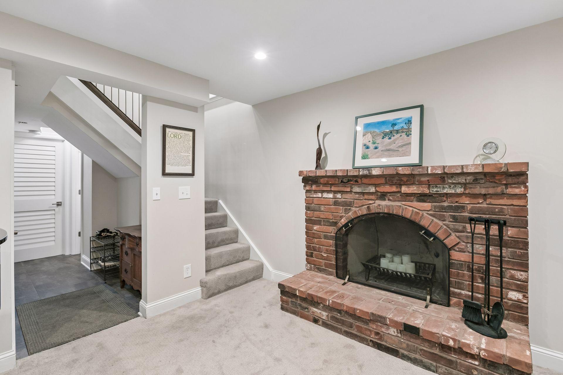 View of Residential at 1952 Dupont Avenue, Minneapolis MN 55403, Minneapolis (26 of 34) - Mike Wilen | Minnesota Team Real Estate