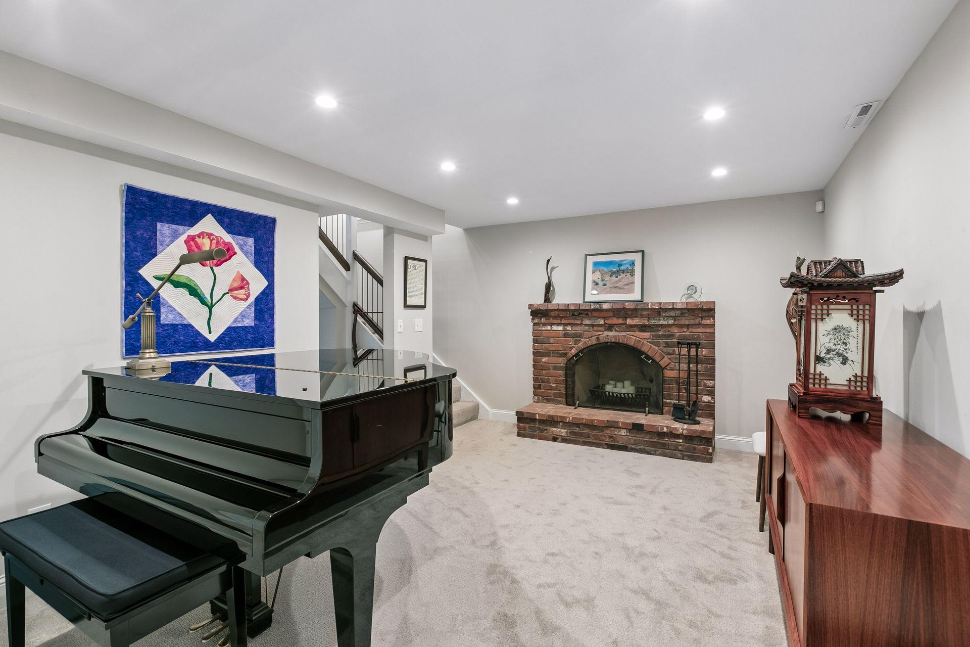 View of Residential at 1952 Dupont Avenue, Minneapolis MN 55403, Minneapolis (24 of 34) - Mike Wilen | Minnesota Team Real Estate
