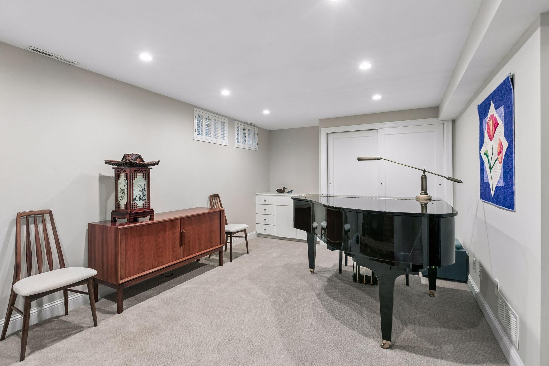 View of Residential at 1952 Dupont Avenue, Minneapolis MN 55403, Minneapolis (25 of 34) - Mike Wilen | Minnesota Team Real Estate