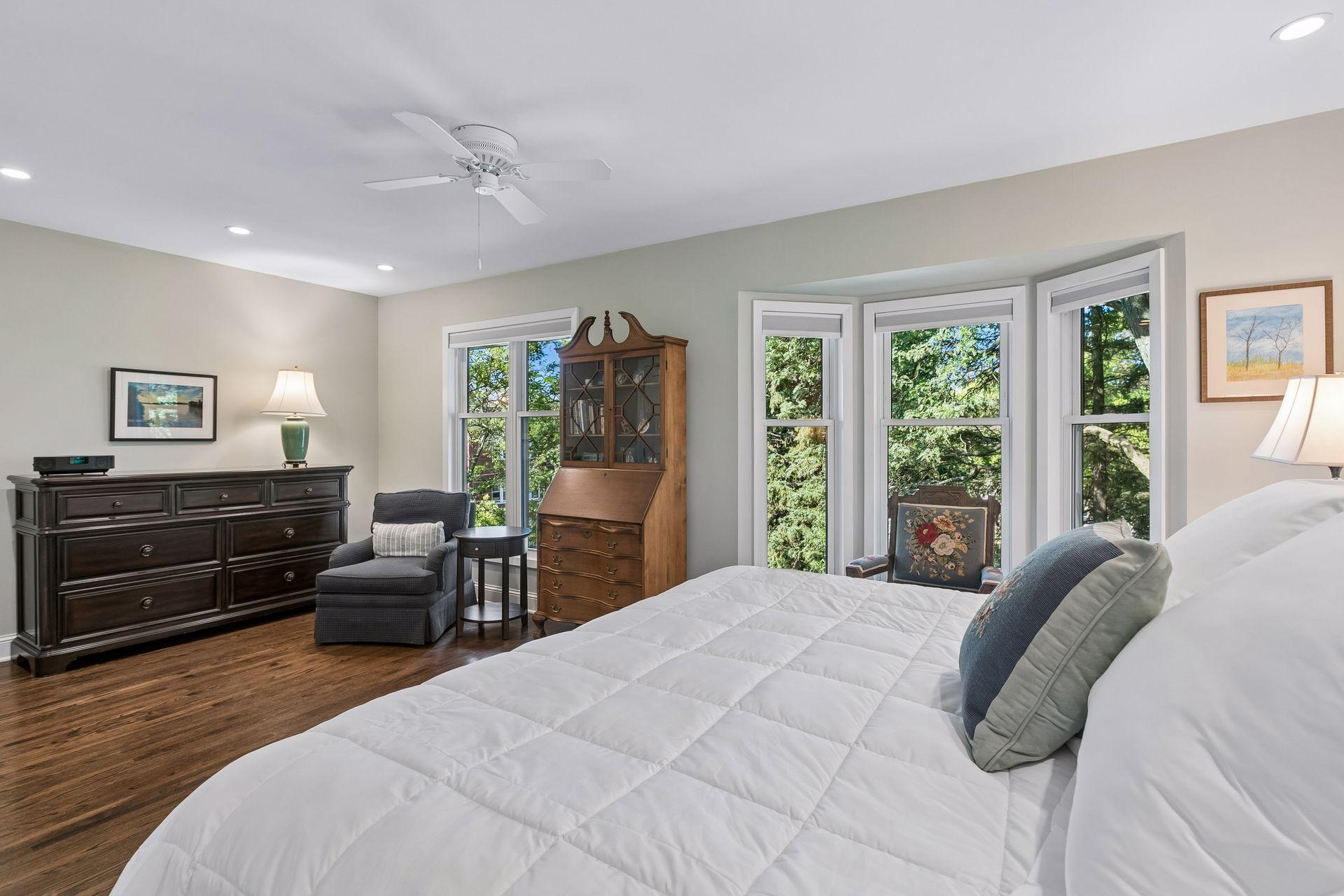 View of Residential at 1952 Dupont Avenue, Minneapolis MN 55403, Minneapolis (17 of 34) - Mike Wilen | Minnesota Team Real Estate