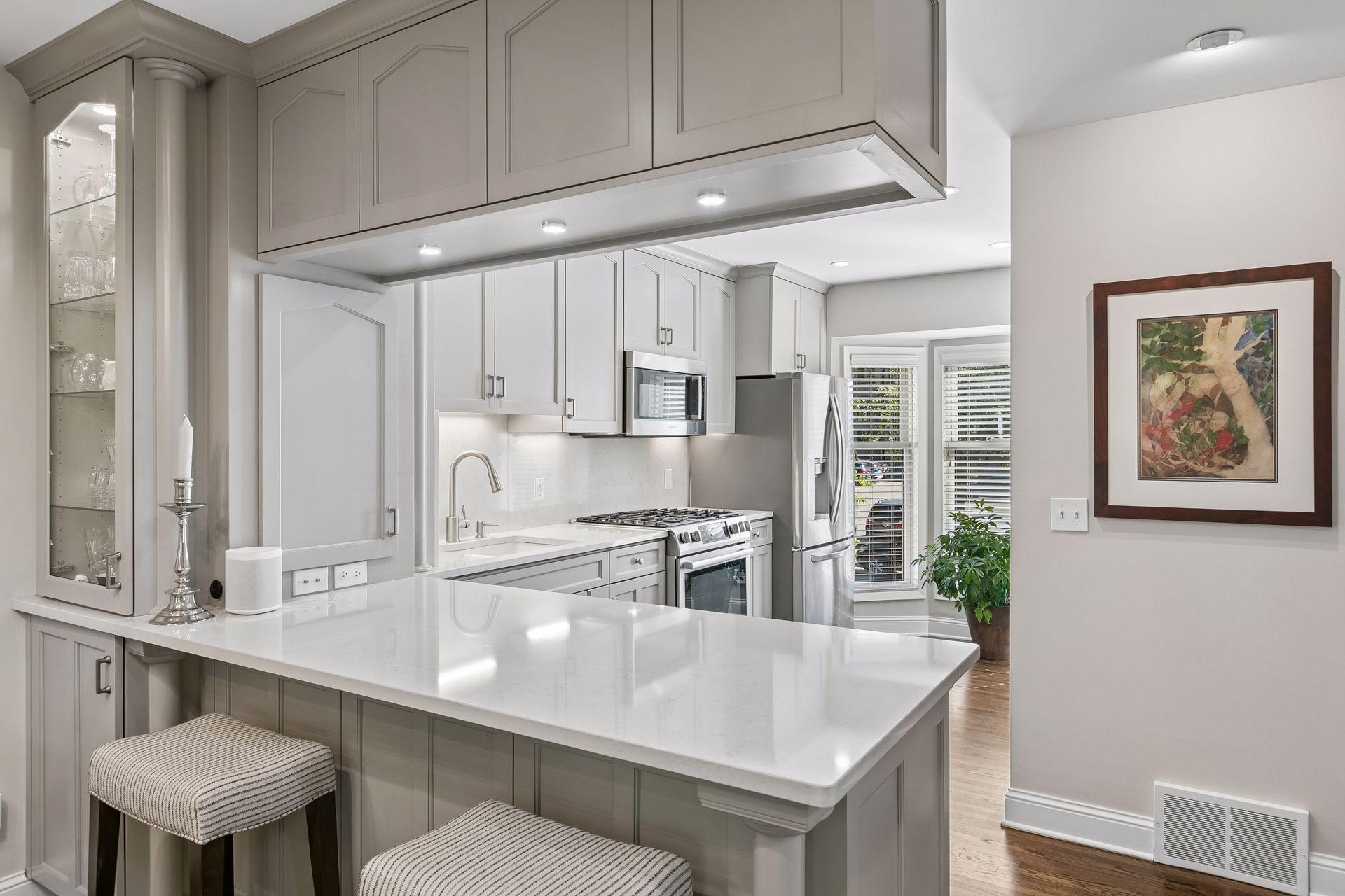 View of Residential at 1952 Dupont Avenue, Minneapolis MN 55403, Minneapolis (7 of 34) - Mike Wilen | Minnesota Team Real Estate